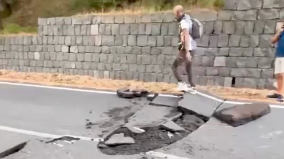 Sismo de magnitud 3,9 cerca del Etna: grietas y cierre de una ruta en Sicilia