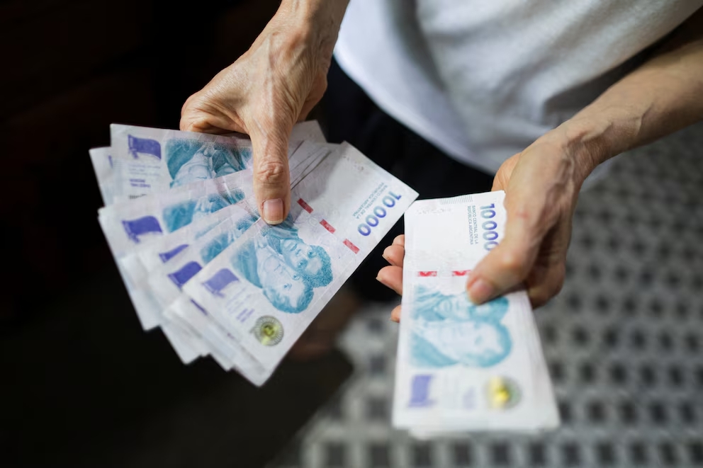 Paritarias: el Gobierno busca un piso salarial de más de $1 millón