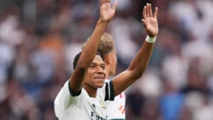 Mbappé llegó a los 90 goles en Real Madrid en el triunfo ante Málaga