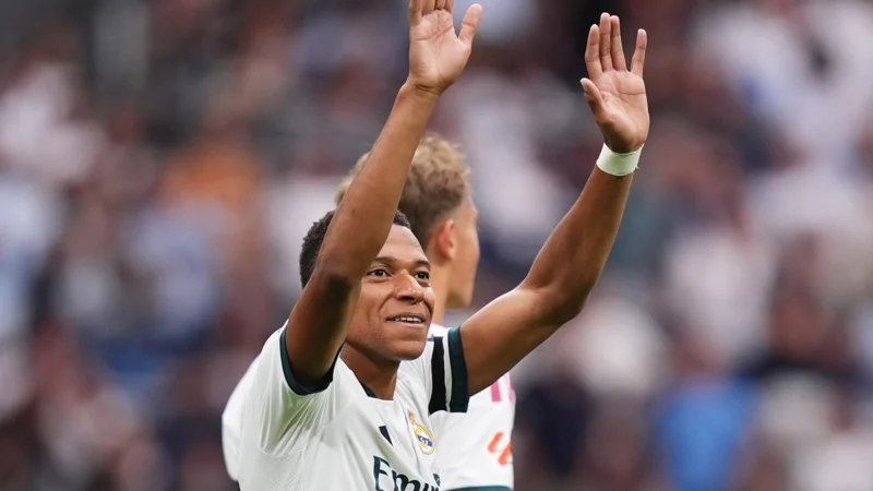 Mbappé llegó a los 90 goles en Real Madrid en el triunfo ante Málaga