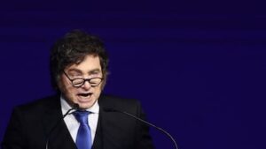 Milei sobre una periodista: ‘Obvio que odia a nuestro gobierno’