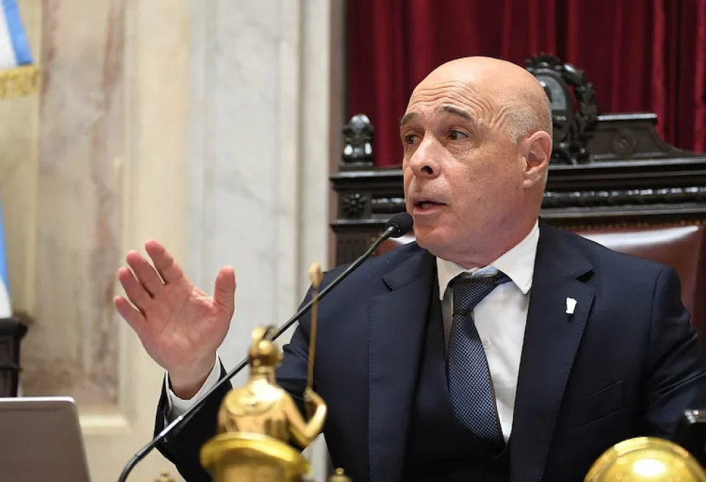 Milei viaja a París y Bartolomé Abdala queda al frente del Ejecutivo