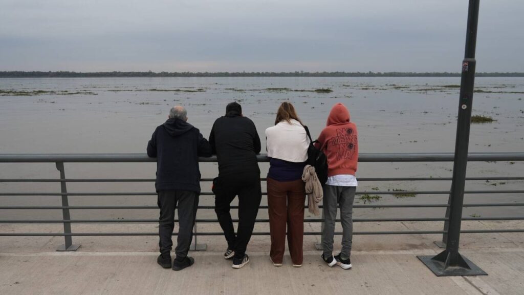 El tiempo en Rosario: viernes de lluvias, ráfagas y un finde fresco