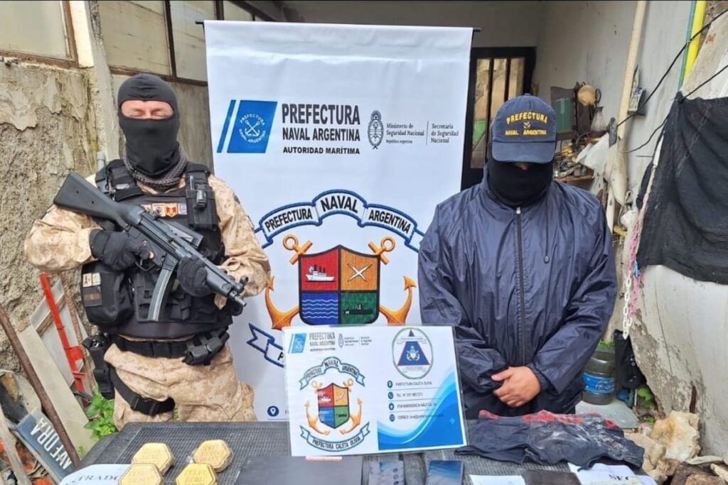 Hallaron diez kilos de oro en un inodoro en Santa Cruz